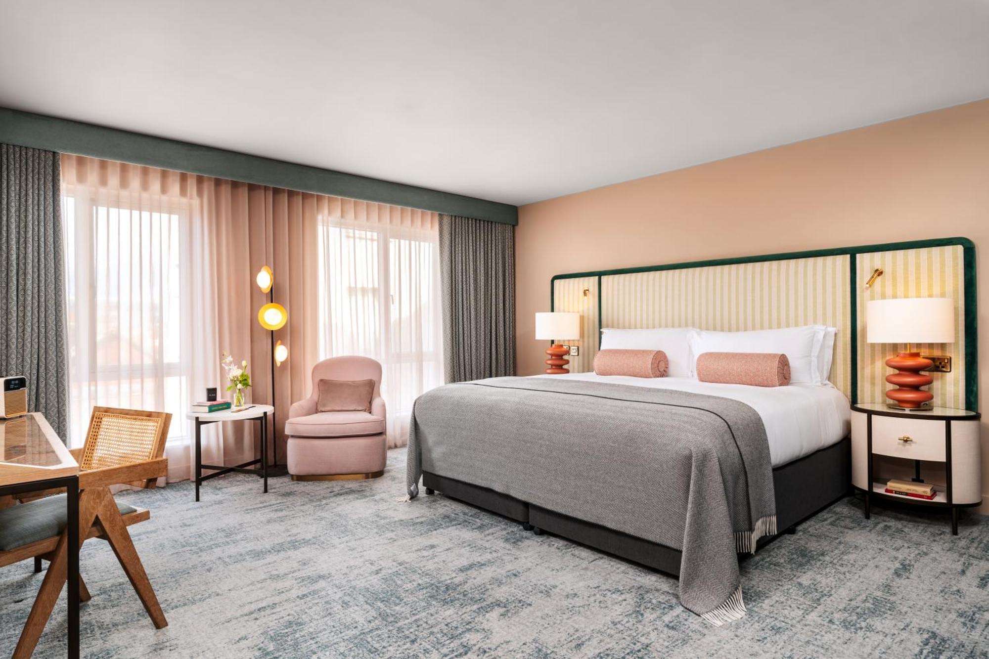 Executive King Room,1566923453:JPEG
